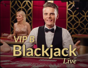 米兰：赛季开始两个客场没法改变，我们踢完第一场一直在昆明备战